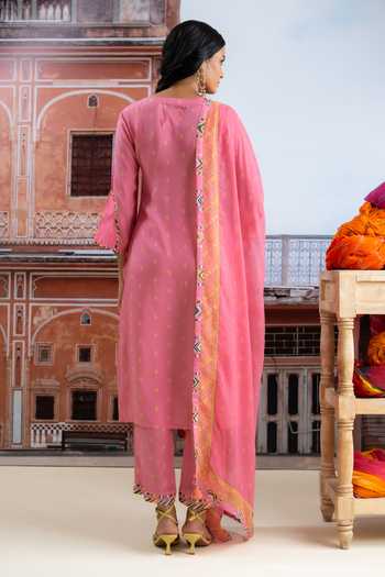 Shop_BAISE GABA_Fuchsia Muslin, Chiffon V-neck Bindra Geometric Print Kurta Set _at_Aza_Fashions