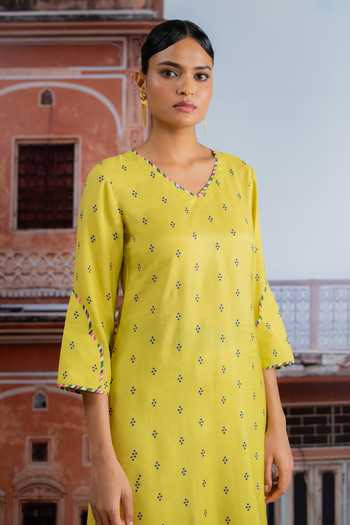 Shop_BAISE GABA_Yellow Muslin, Chiffon V-neck Mehrana Abstract Print Kurta Set _Online_at_Aza_Fashions