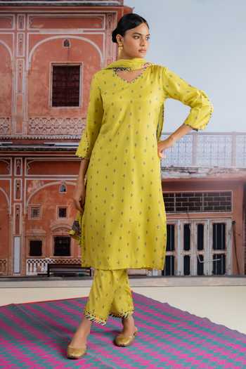 BAISE GABA_Yellow Muslin, Chiffon V-neck Mehrana Abstract Print Kurta Set _at_Aza_Fashions
