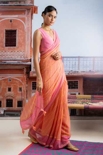 Buy_BAISE GABA_Pink Chiffon, Muslin V-neck Teejri Leheriya Print Saree With Blouse _Online_at_Aza_Fashions