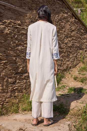 Shop_Ayaka_Off White Cotton Mandarin Collar, Yes Hand Embroidered Kurta Set _at_Aza_Fashions
