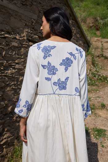 Ayaka_Off White Cotton V-neck Hand Embroidered Organic Kurta And Trouser Set _Online