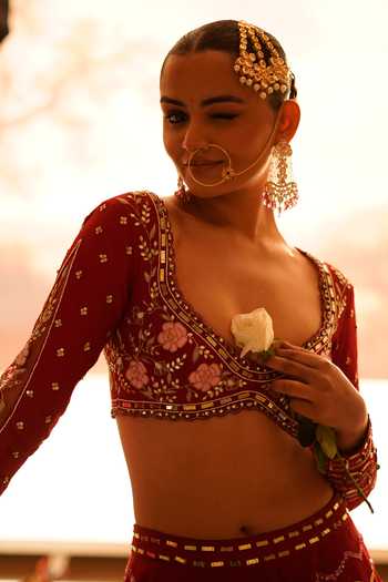 Kiran Kalsi_Red Silk, Net Sweetheart Neck Hand Embroidered Bridal Lehenga Set _Online_at_Aza_Fashions