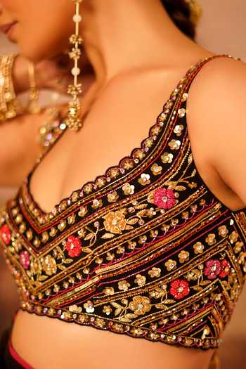 Shop_Kiran Kalsi_Black Organza Sweetheart Neck Hand Embroidered Saree And Blouse Set _Online