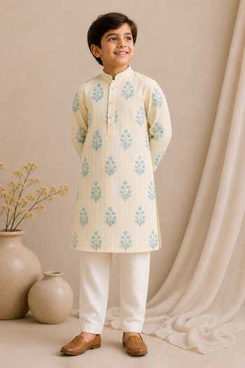 Buy_MI Dulce AN'YA_Yellow Cotton, Chanderi Printed Kurta And Pyjama Set _at_Aza_Fashions