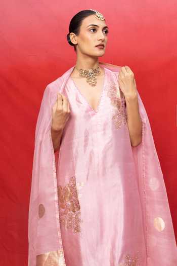 Ekaya Banaras_Pink Silk V-neck Handwoven Banarasi Kurta Set _Online_at_Aza_Fashions