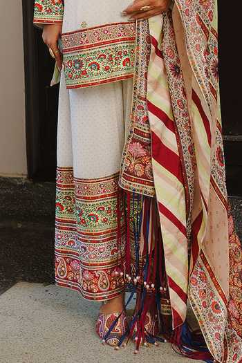 Buy_Aditi Gupta_Ivory Georgette, Organza V-neck, Yes Zardozi Embroidered Kurta Set _Online_at_Aza_Fashions