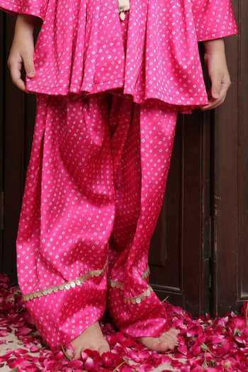 Fayon Kids_Pink Crepe Bandhej Kurta And Salwar Set _Online_at_Aza_Fashions