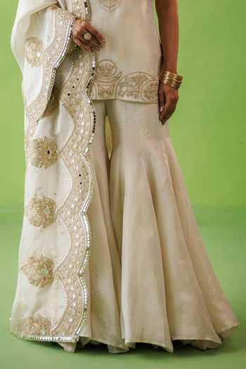 Buy_Kisakshi Jaipur_Beige Silk, Tissue Split V-neck Zari Dori Embroidered Kurta And Sharara Set 