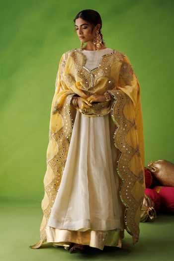 Buy_Kisakshi Jaipur_Beige Silk, Tissue Round Neck, Yes Kurta And Contrast Dupatta Set _Online_at_Aza_Fashions