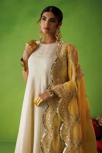 Shop_Kisakshi Jaipur_Beige Silk, Tissue Round Neck, Yes Kurta And Contrast Dupatta Set _Online_at_Aza_Fashions
