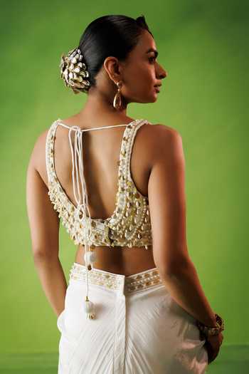Kisakshi Jaipur_Ivory Crepe Scoop Neck Embroidered Blouse And Skirt Set _at_Aza_Fashions