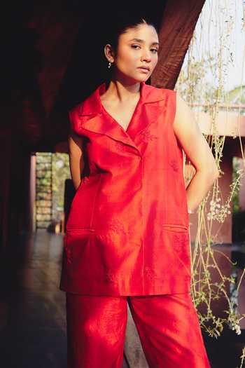 Kavya Singh Kundu_Red Silk Beetle Mulberry Blazer And Pant Set _Online_at_Aza_Fashions