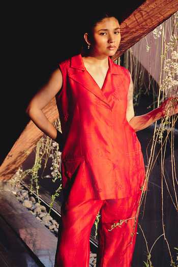 Buy_Kavya Singh Kundu_Red Silk Beetle Mulberry Blazer And Pant Set _Online_at_Aza_Fashions