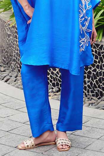 Kavya Singh Kundu_Blue Silk Round Neck Neela Hand Embroidered Kurta And Pant Set _Online_at_Aza_Fashions