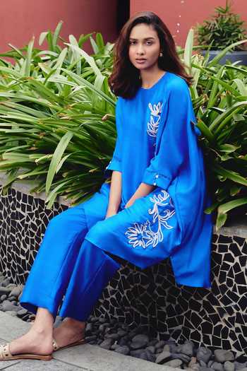 Shop_Kavya Singh Kundu_Blue Silk Round Neck Neela Hand Embroidered Kurta And Pant Set 