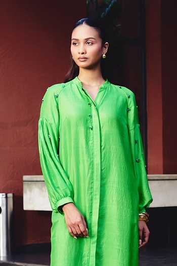 Kavya Singh Kundu_Green Silk Mandarin Collar Clover Mulberry Dress _Online_at_Aza_Fashions