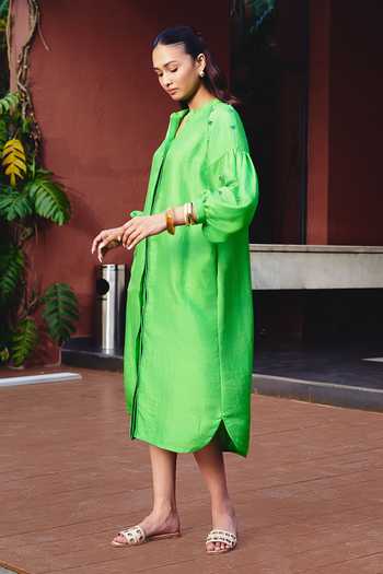Kavya Singh Kundu_Green Silk Mandarin Collar Clover Mulberry Dress _at_Aza_Fashions