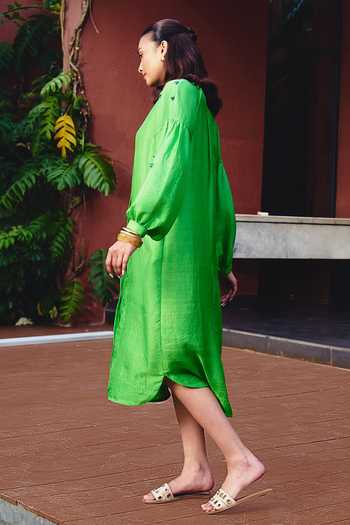 Buy_Kavya Singh Kundu_Green Silk Mandarin Collar Clover Mulberry Dress 