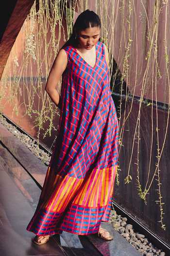 Buy_Kavya Singh Kundu_Multi Color Silk V-neck Rio Block Print Maxi Dress 