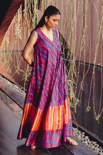 Buy_Kavya Singh Kundu_Multi Color Silk V-neck Rio Block Print Maxi Dress _Online