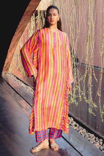 Buy_Kavya Singh Kundu_Pink Silk Round Neck Ric Block Print Kurta And Pant Set _at_Aza_Fashions