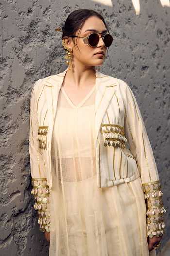 ASHNA VASWANI_Ivory Kota Doria, Cotton V-neck Coin And Shell Lace Jacket Set _Online