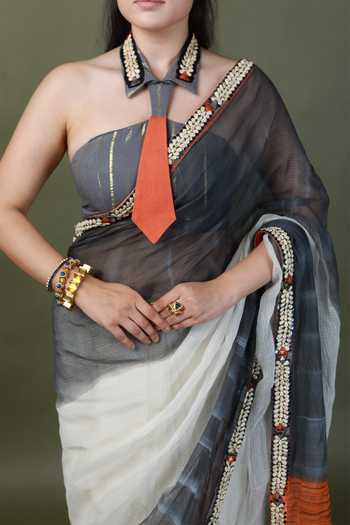 ASHNA VASWANI_Ivory Cotton, Kota Doria, Shantoon V-neck Colorblock Saree And Blouse Set _at_Aza_Fashions