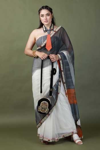 Buy_ASHNA VASWANI_Ivory Cotton, Kota Doria, Shantoon V-neck Colorblock Saree And Blouse Set _at_Aza_Fashions