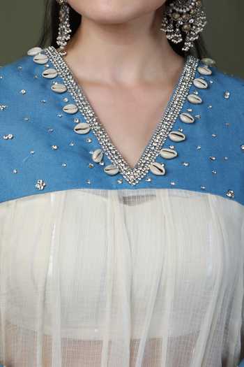 ASHNA VASWANI_Ivory Cotton, Denim, Kota Doria Round Neck, Yes And Kurta Set _at_Aza_Fashions