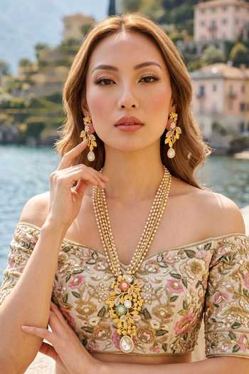 Amaara Jewels_White Opaline Garden Embellished Pendant Necklace Set _Online_at_Aza_Fashions
