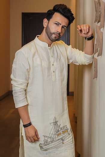 Buy_Heartistry by Anky_Cream Linen The Voyager Ivory Kurta _Online_at_Aza_Fashions