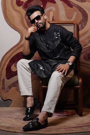 Buy_Heartistry by Anky_Black Linen The Midnight Current Kurta _Online_at_Aza_Fashions