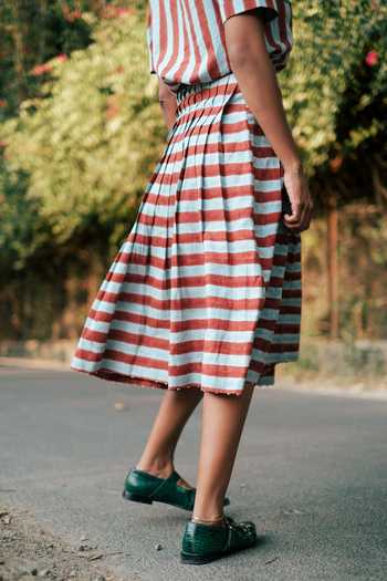 Buy_Jodi_Blue Cotton Doriya Pleated Striped Skirt 