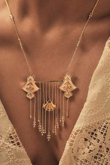 Buy_Dhwani Bansal Jewellery_Gold Plated Serai Mother Of Pearl Embellished Pendant Necklace _at_Aza_Fashions