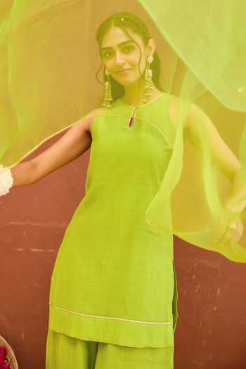 Taro_Green Organza, Chanderi Silk Keyhole Neck Harini Kurta Set _Online_at_Aza_Fashions