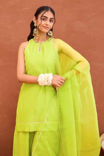 Buy_Taro_Green Organza, Chanderi Silk Keyhole Neck Harini Kurta Set _Online_at_Aza_Fashions
