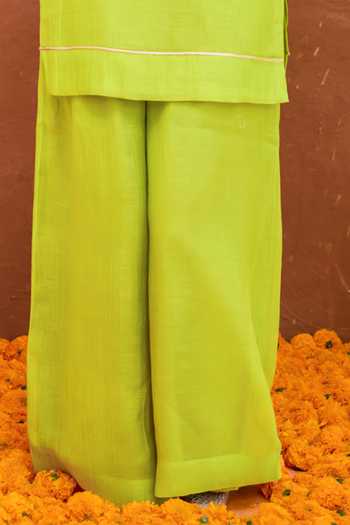 Shop_Taro_Green Organza, Chanderi Silk Keyhole Neck Harini Kurta Set _Online_at_Aza_Fashions