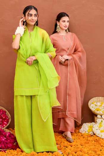 Buy_Taro_Green Organza, Chanderi Silk Keyhole Neck Harini Kurta Set _Online