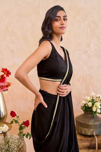 Taro_Black Silk, Crepe V-neck Siyahi Border Embellished Pre-draped Saree Set _Online_at_Aza_Fashions