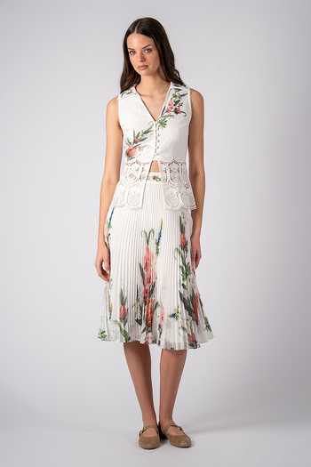 Buy_RANNA GILL_White Linen V-, Collared Blair Printed Top And Skirt Co-ord Set _at_Aza_Fashions