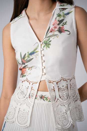 Shop_RANNA GILL_White Linen V-, Collared Blair Printed Top And Skirt Co-ord Set _Online_at_Aza_Fashions