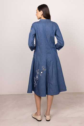 Shop_RANNA GILL_Blue Denim Split V-neck Vireo Panel Midi Dress _at_Aza_Fashions