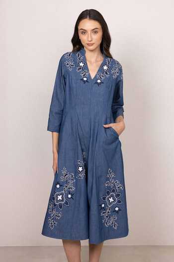 Buy_RANNA GILL_Blue Denim Split V-neck Vireo Panel Midi Dress _at_Aza_Fashions