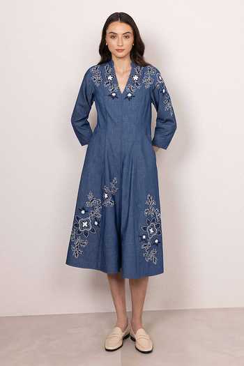 Shop_RANNA GILL_Blue Denim Split V-neck Vireo Panel Midi Dress _Online_at_Aza_Fashions