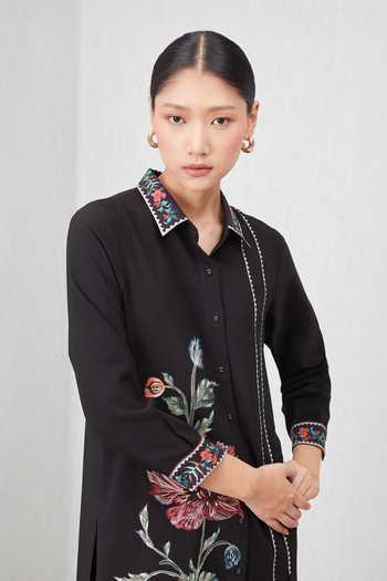 Shop_RANNA GILL_Black Crinkle Collared Neck, Yes Sion Floral Print Tunic _Online_at_Aza_Fashions