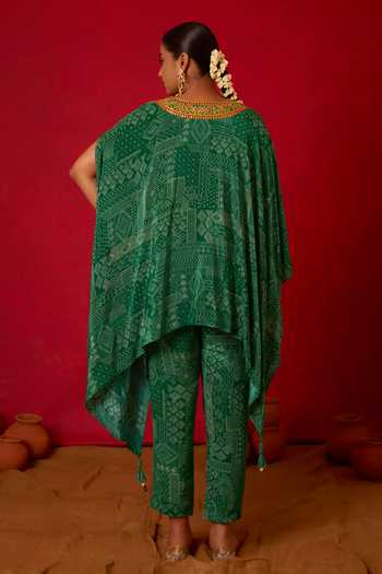 Shop_Nitara Dhanraj Label_Green Crepe Split V-neck Embroidered Kaftan And Pant Set _at_Aza_Fashions