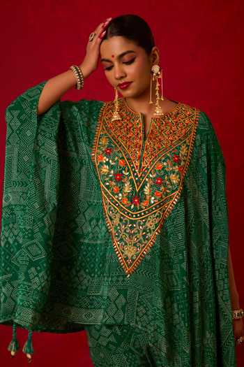 Nitara Dhanraj Label_Green Crepe Split V-neck Embroidered Kaftan And Pant Set _Online_at_Aza_Fashions