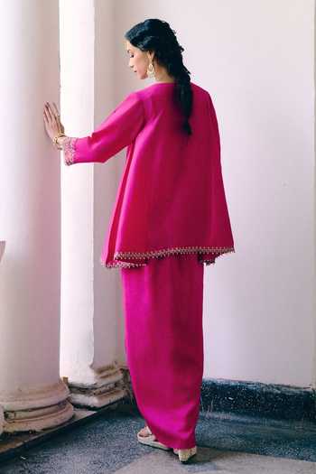 Pink City by Sarika_Magenta Silk Round Neck Embroidered Kurta And Skirt Set _Online_at_Aza_Fashions