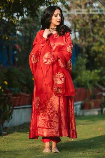 Shop_Pink City by Sarika_Red Organza, Chanderi Round Neck, Yes Peacock Embroidered Kurta Set _at_Aza_Fashions
